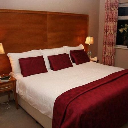 Lake Lodge Guesthouse 킬라니 외부 사진