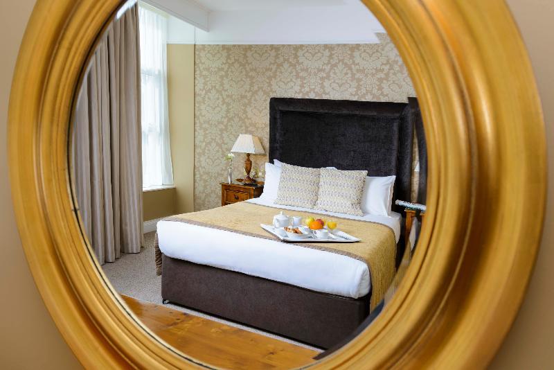 Lake Lodge Guesthouse 킬라니 외부 사진