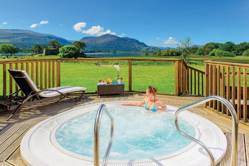 Lake Lodge Guesthouse 킬라니 외부 사진
