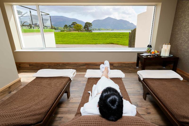Lake Lodge Guesthouse 킬라니 외부 사진