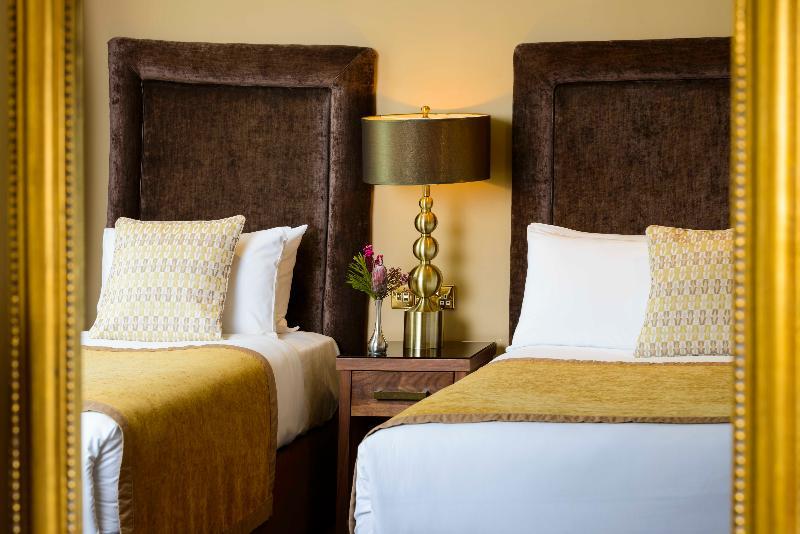 Lake Lodge Guesthouse 킬라니 외부 사진